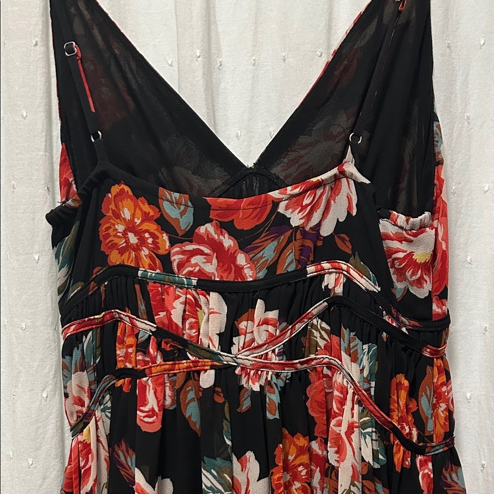 ASTR The Label Marissa Floral Witchy Handkerchief Hem Flowy Boho Dress - Picture 8 of 16